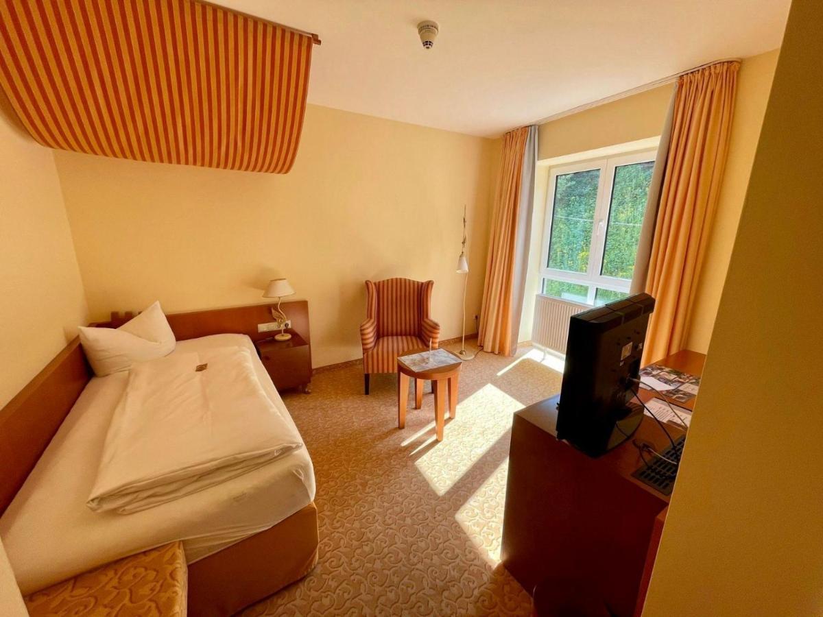 Hotel Burgblick Hochburg-Ach Bagian luar foto