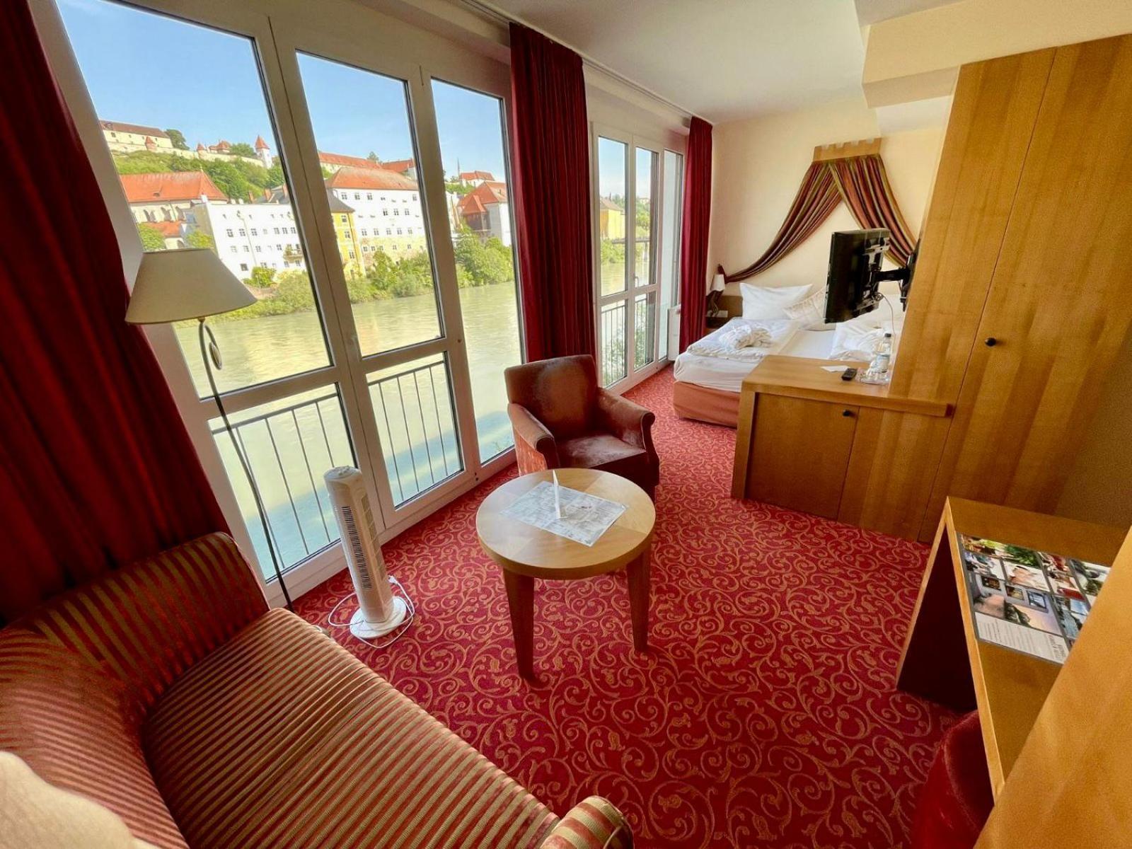 Hotel Burgblick Hochburg-Ach Bagian luar foto