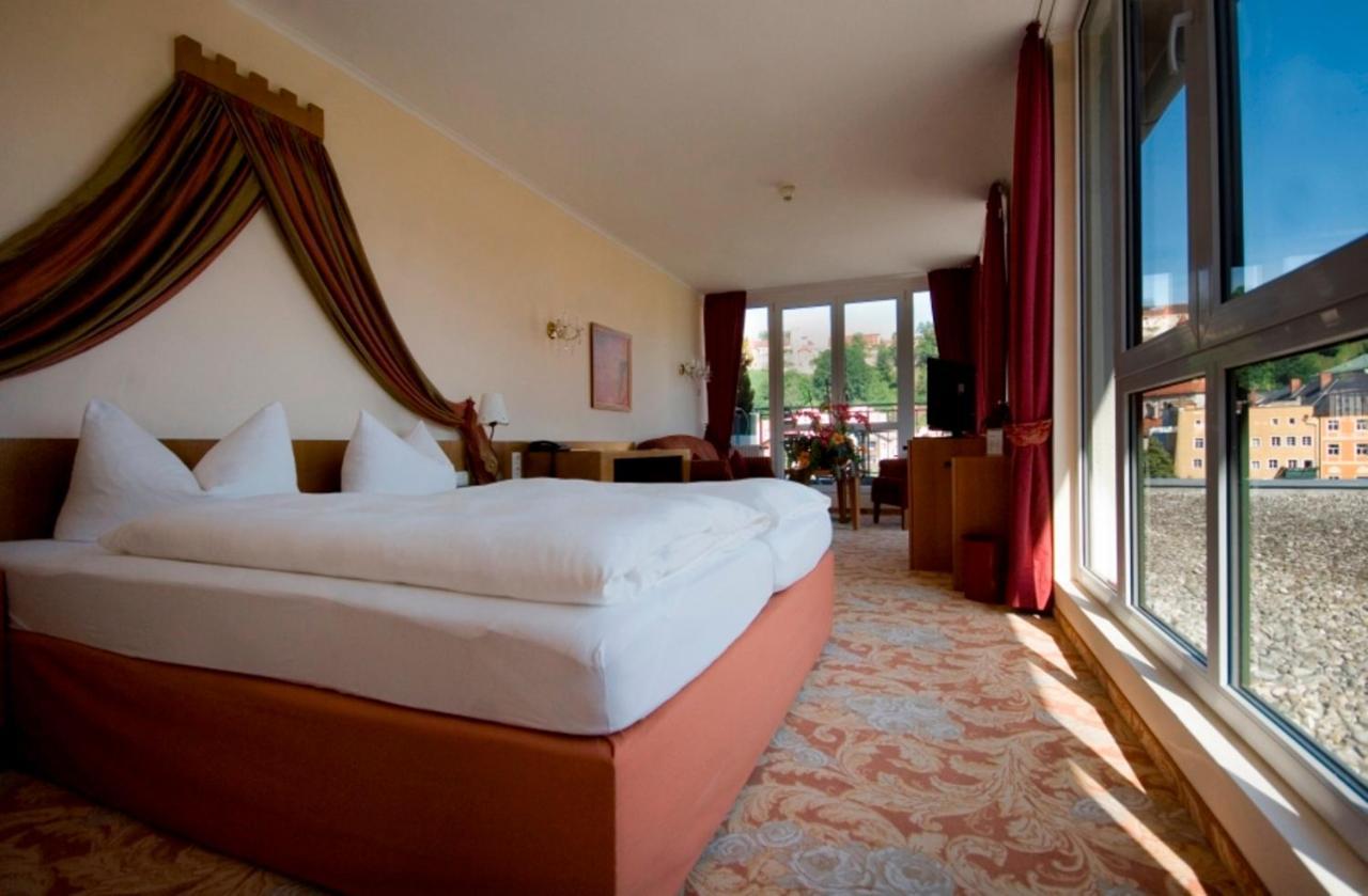 Hotel Burgblick Hochburg-Ach Bagian luar foto